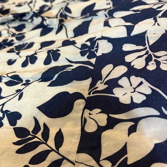 100% Cotton F.L.P. Blue And White Floral Sleeveless Dress - Picture 3 of 10